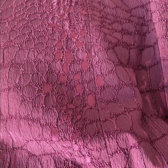 Body con shape sleeveless dress in plum - Picture 5 of 8